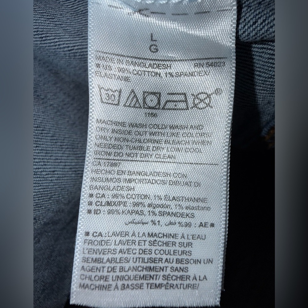Old Navy Blue Jean Jacket Timeless Denim Design - Picture 4 of 5